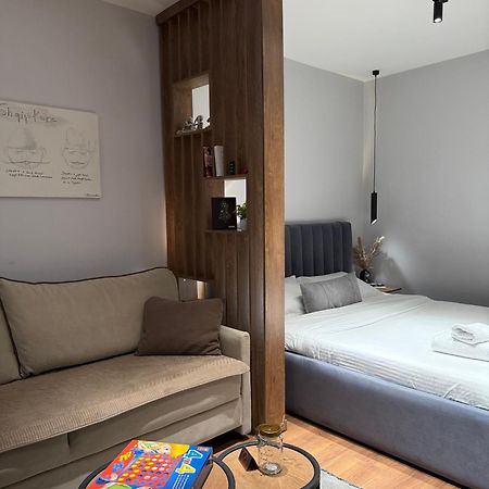 4Seasonsgea , Studio Apartment In Heart Of 티라나 외부 사진
