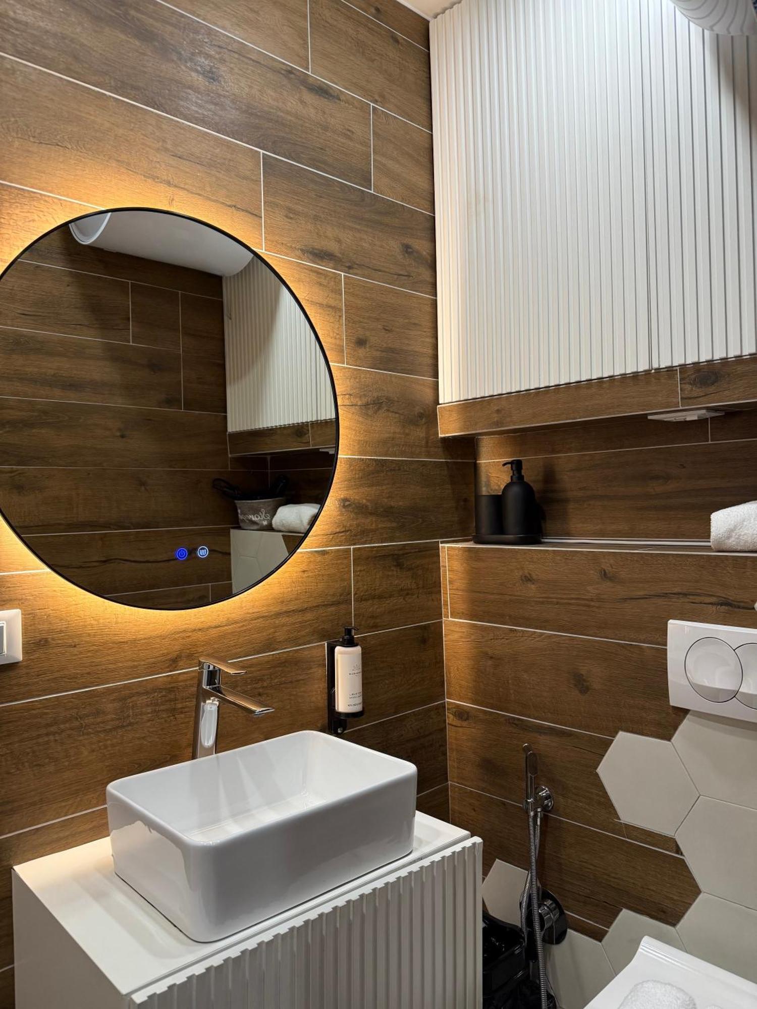 4Seasonsgea , Studio Apartment In Heart Of 티라나 외부 사진